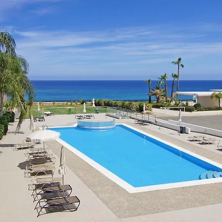 Shelly - Beachfront Holiday home